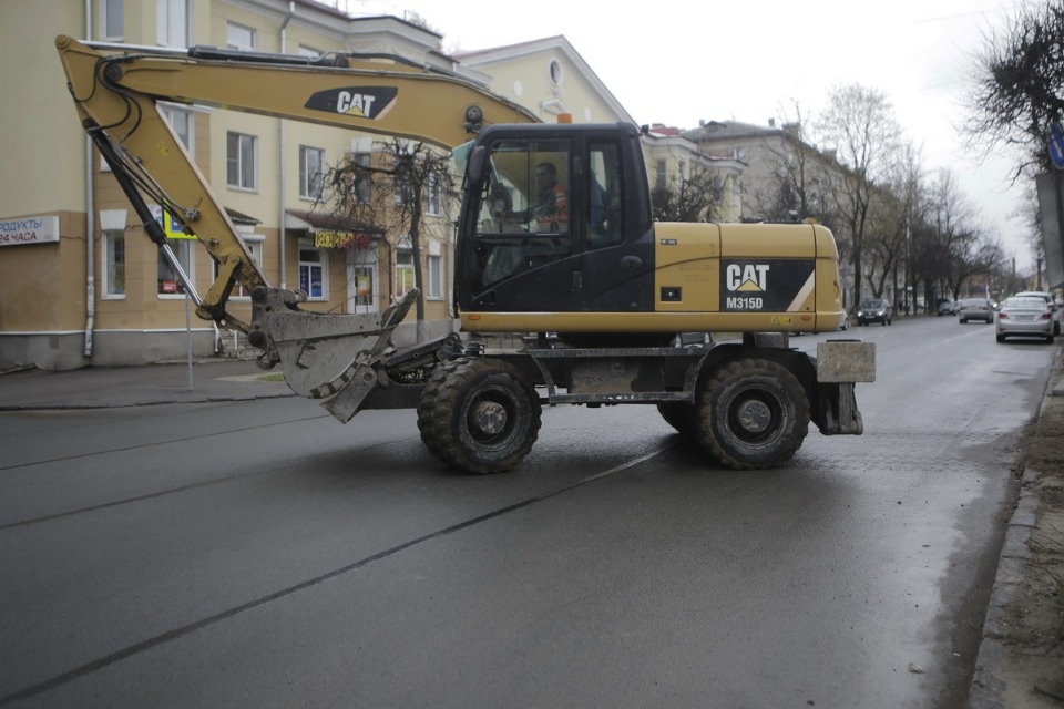 Люди работают