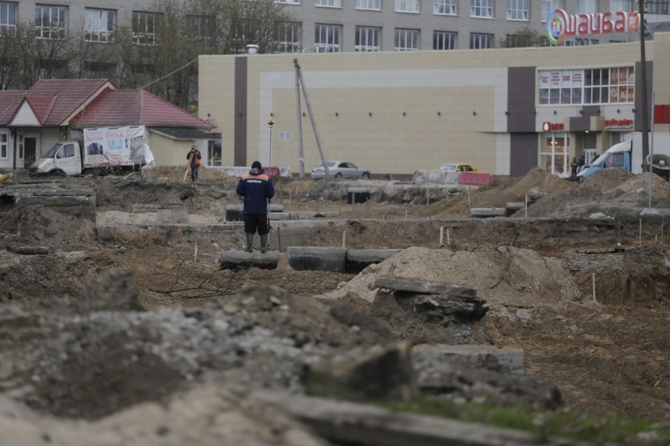 Люди работают