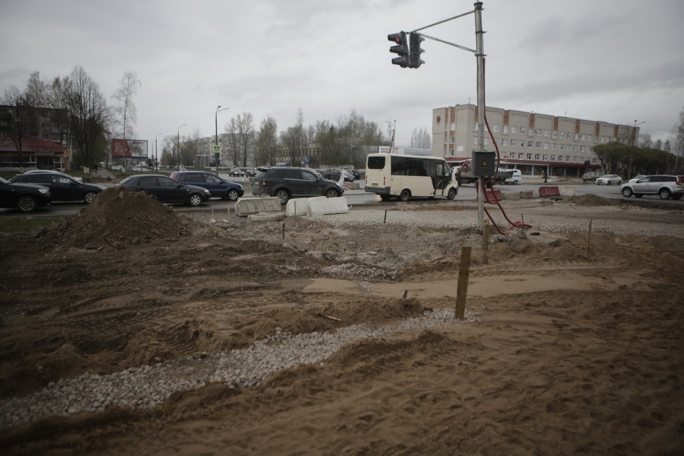 Люди работают