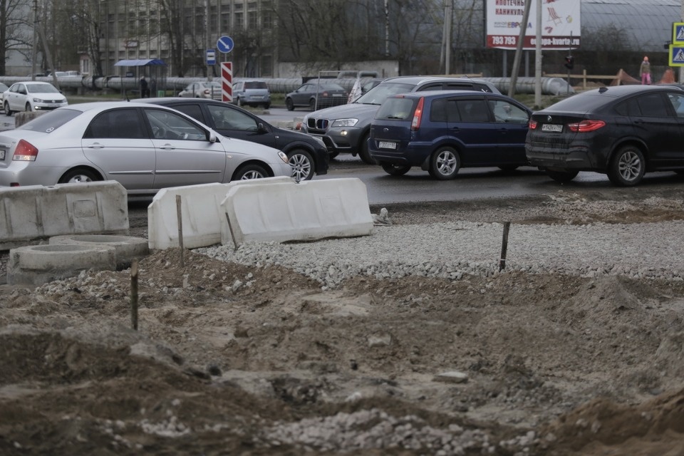 Люди работают