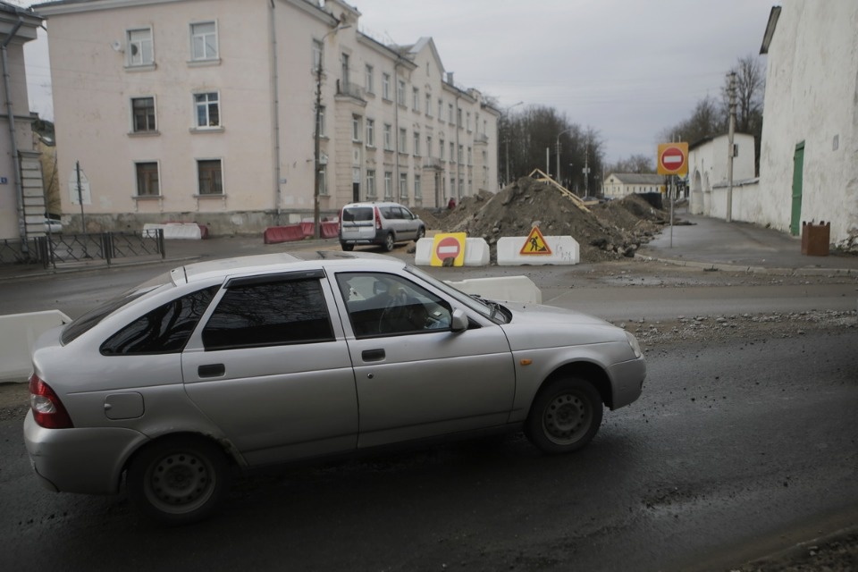 Люди работают