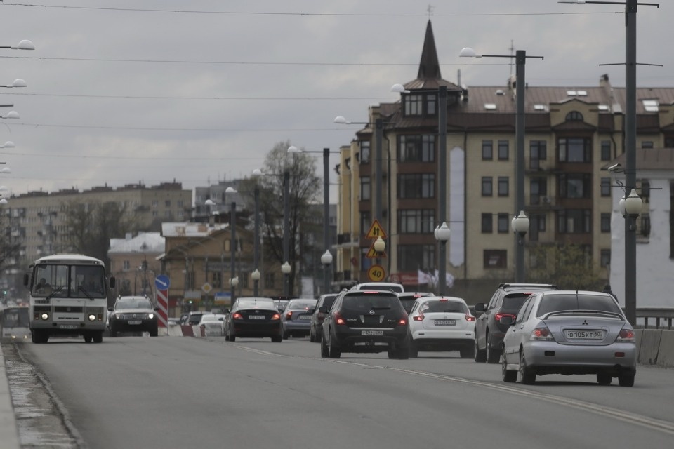 Люди работают