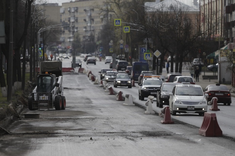 Люди работают