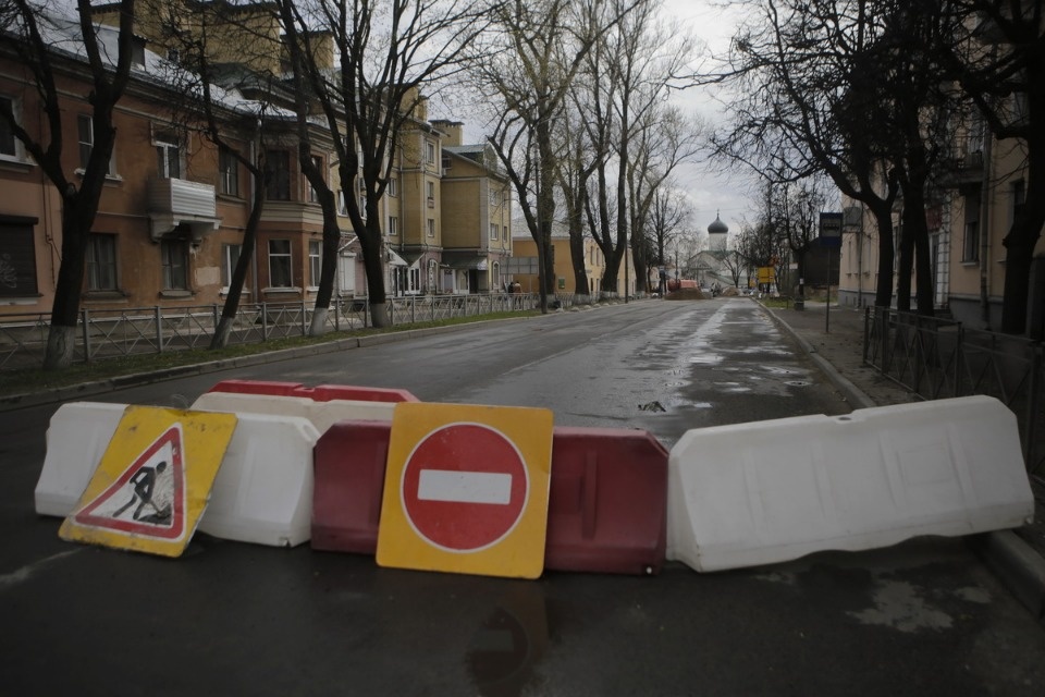 Люди работают