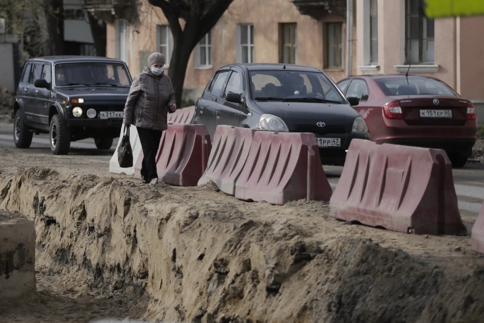 Люди работают