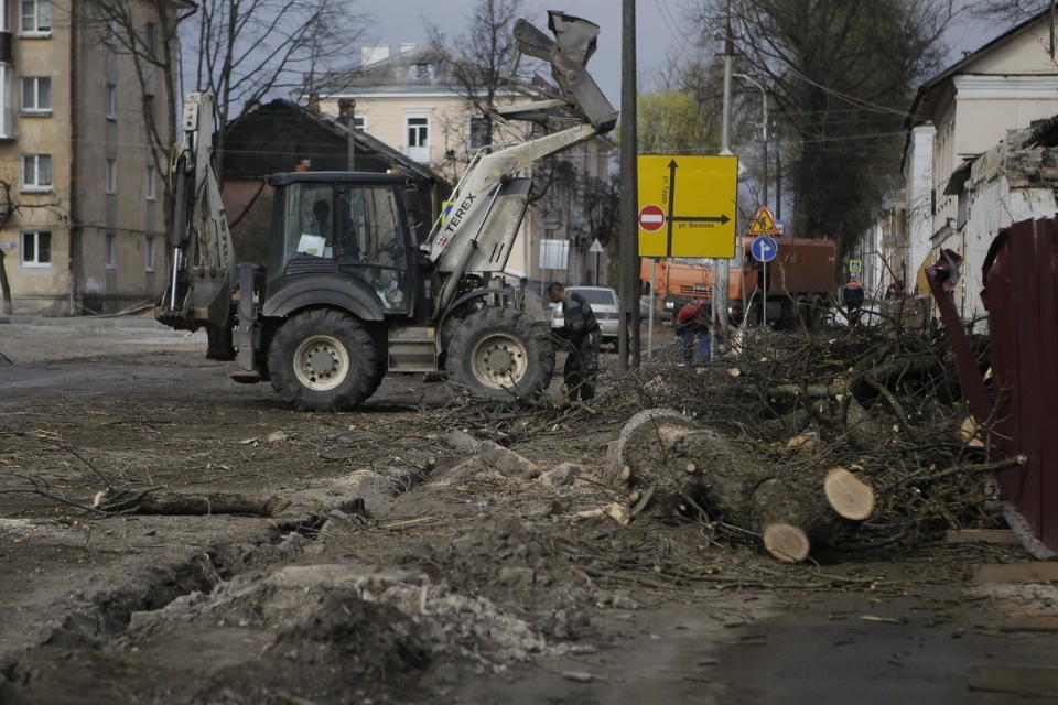 Люди работают