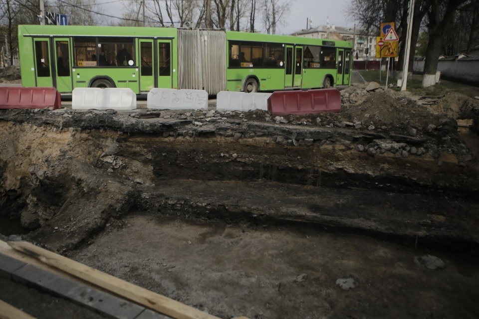 Люди работают