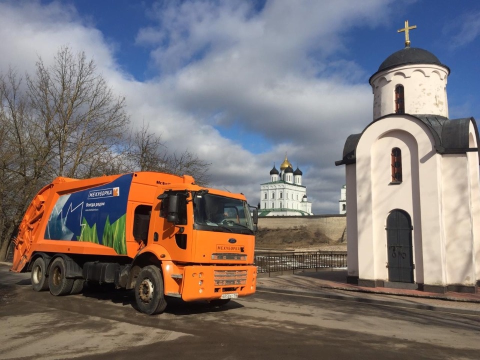  С 1 по 11 мая без выходных будет компания «Мехуборка Псков»  