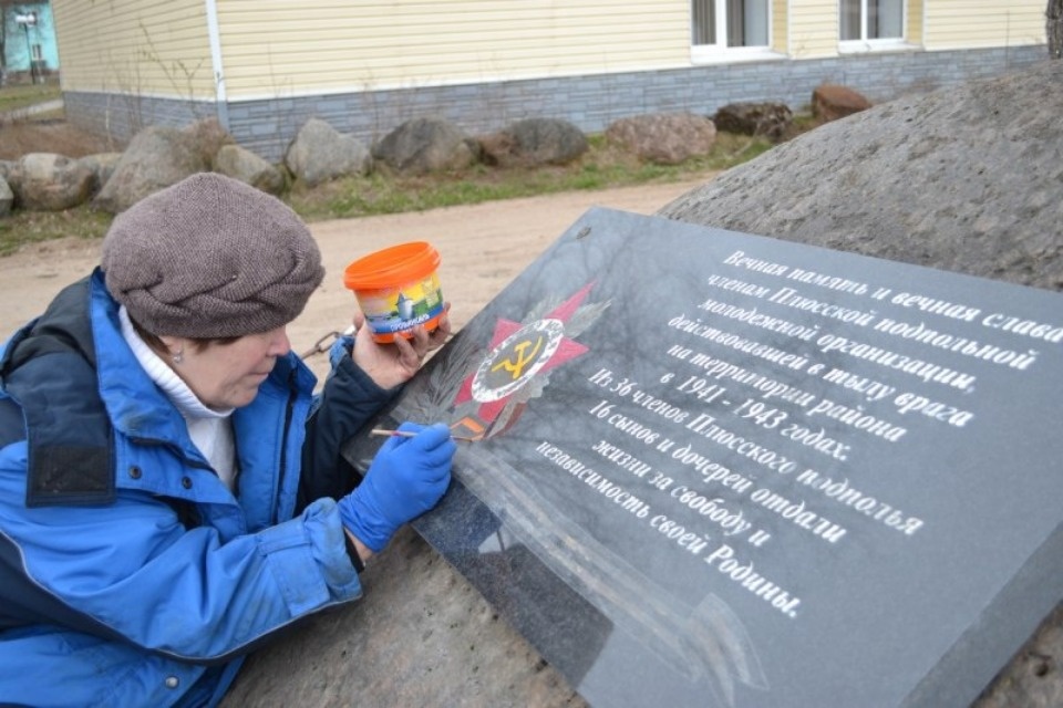 На воинских захоронениях Себежского района установлены памятники советскому солдату