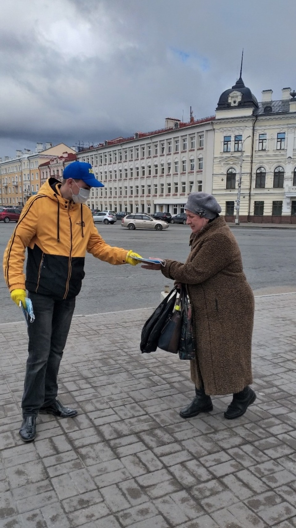 Антон Минаков: Во время пандемии важнее всего помогать людям делом