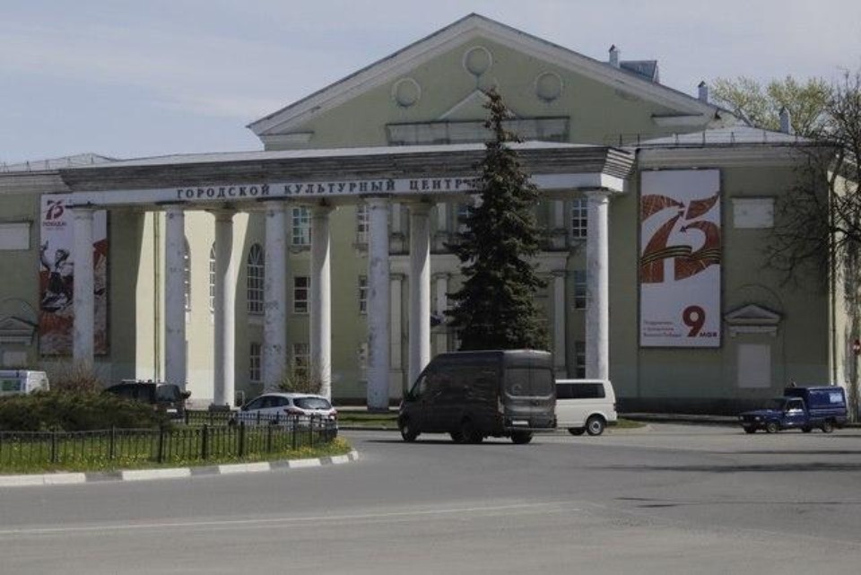 Псков украшают к Дню Победы 