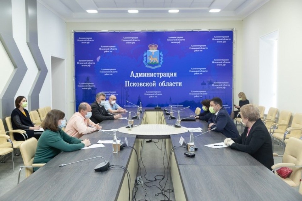 Специалисты Центра Алмазова отметили хорошую обеспеченность аппаратами ИВЛ псковского COVID-центра  