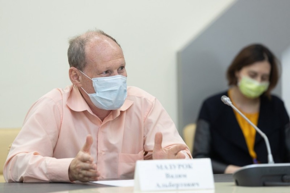 Специалисты Центра Алмазова отметили хорошую обеспеченность аппаратами ИВЛ псковского COVID-центра  