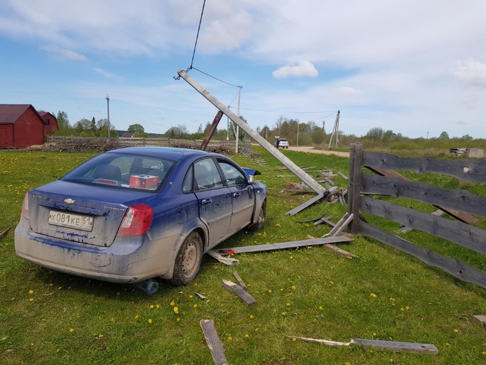 Пьяный водитель врезался в столб в Палкинском районе