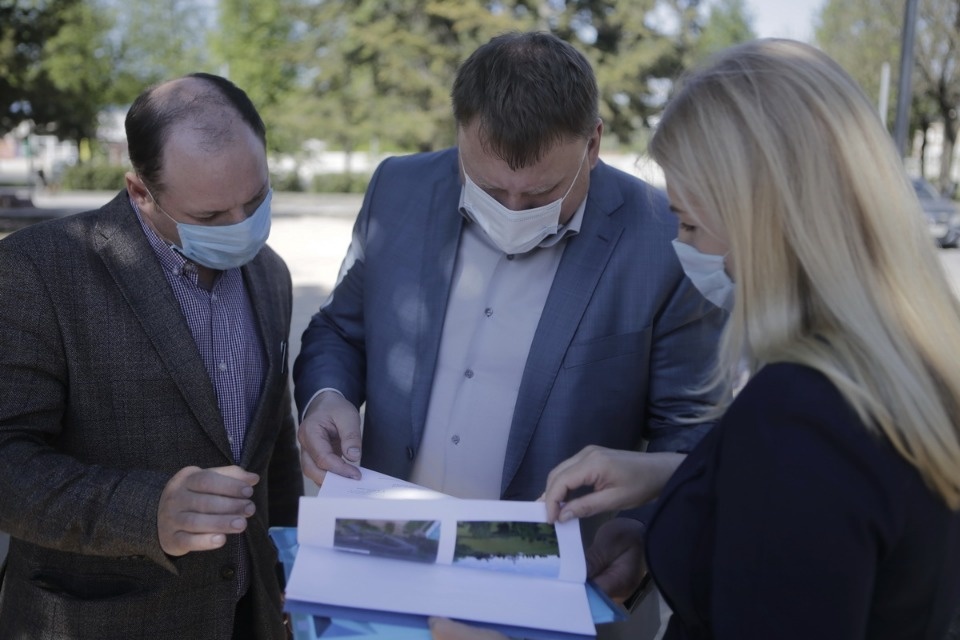 Заграница нам поможет! Заграница нам поможет!