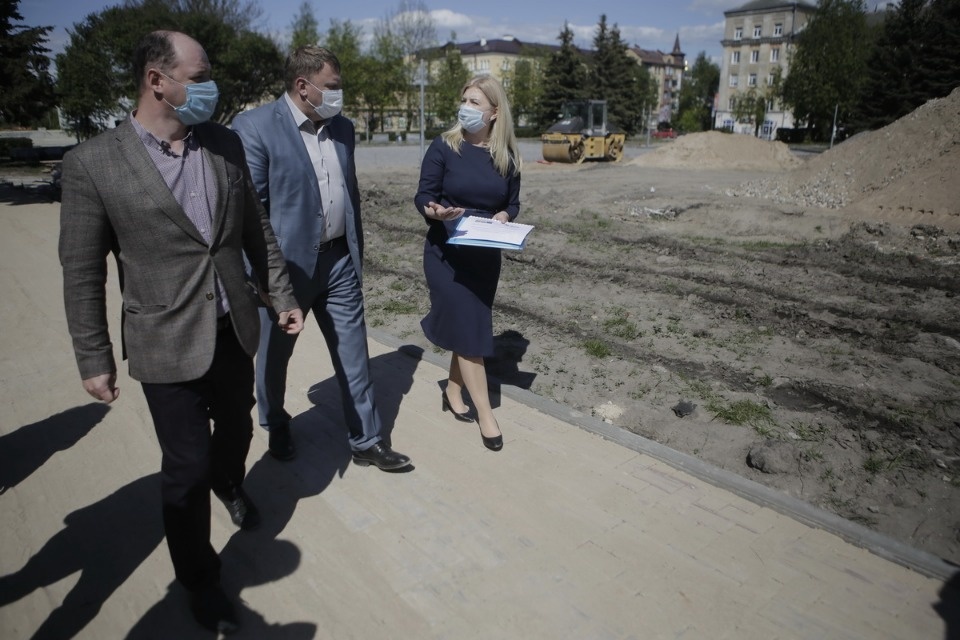 Заграница нам поможет! Заграница нам поможет!