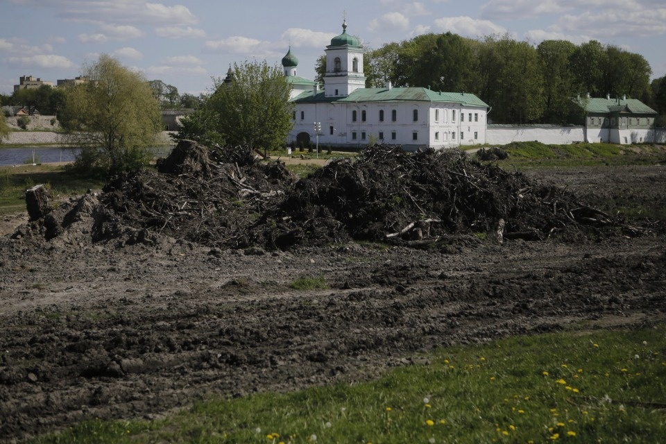 Заграница нам поможет! Заграница нам поможет!