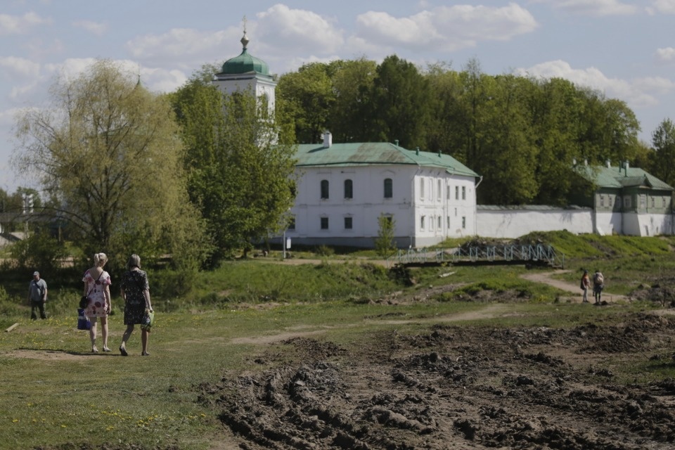 Заграница нам поможет! Заграница нам поможет!