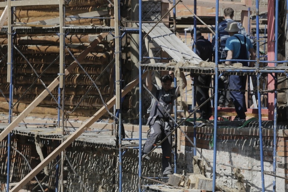 Заграница нам поможет! Заграница нам поможет!