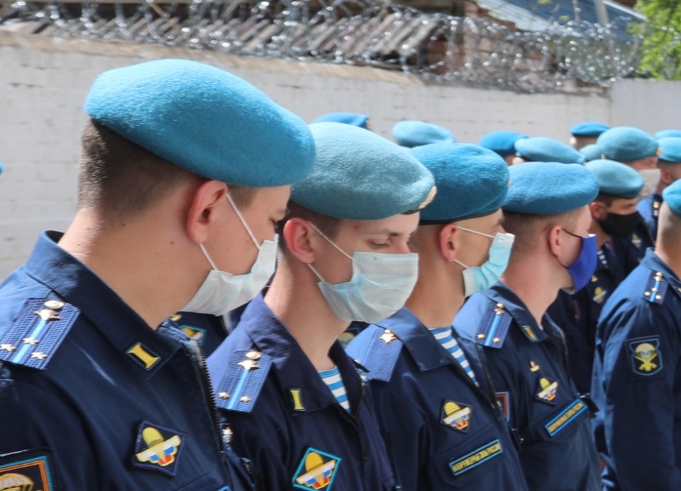 Более 1200 выпускников учебного центра ВДВ отправят к местам службы