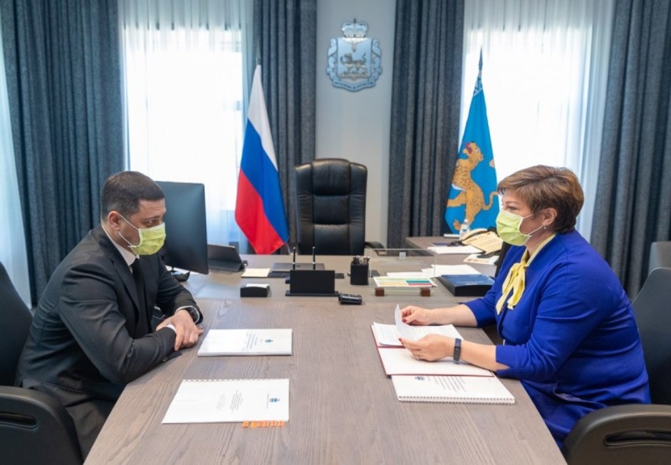 Термометрия, обработка рук и замена масок будут организованы на ЕГЭ в Псковской области