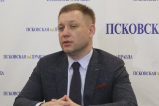 Каждому по ручке и маске