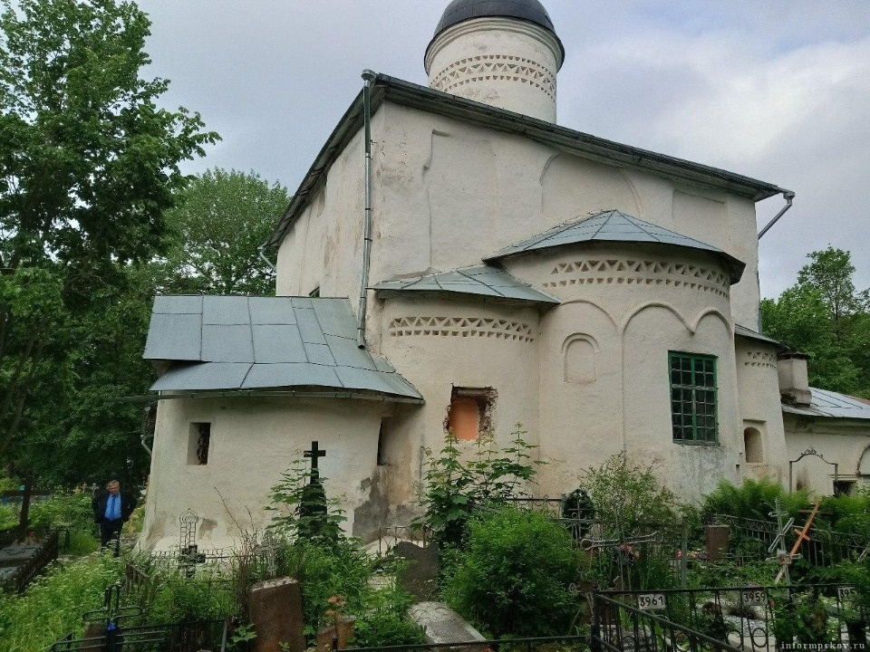 Штраф до 100 тысяч рублей грозит настоятелю псковского храма