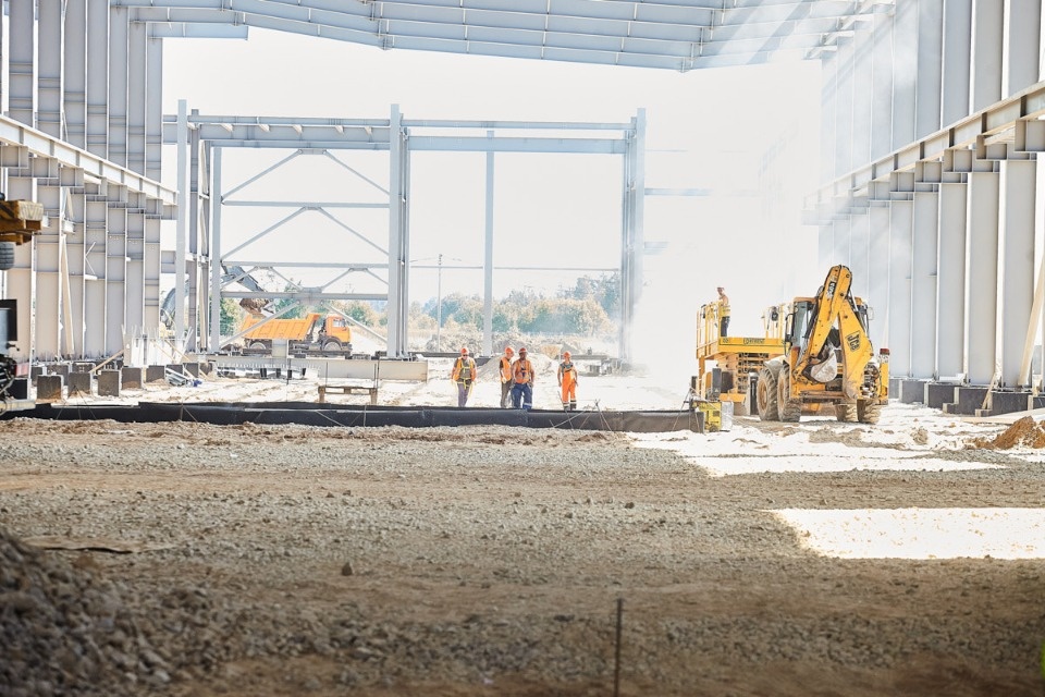 Наталья Юшко посетила строительную площадку завода «Титан-Полимер»