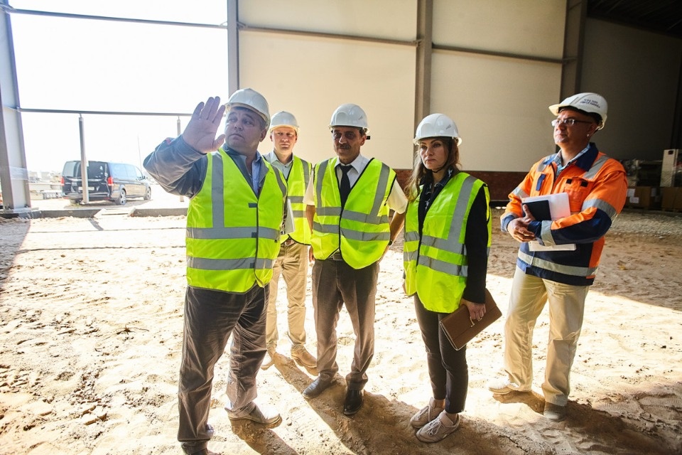 Наталья Юшко посетила строительную площадку завода «Титан-Полимер»