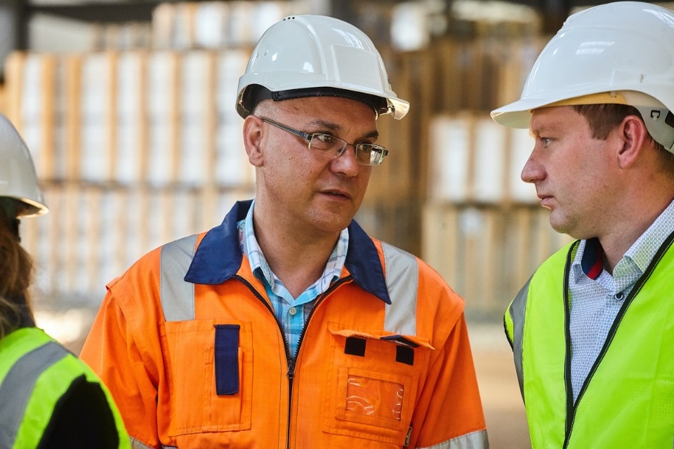 Наталья Юшко посетила строительную площадку завода «Титан-Полимер»