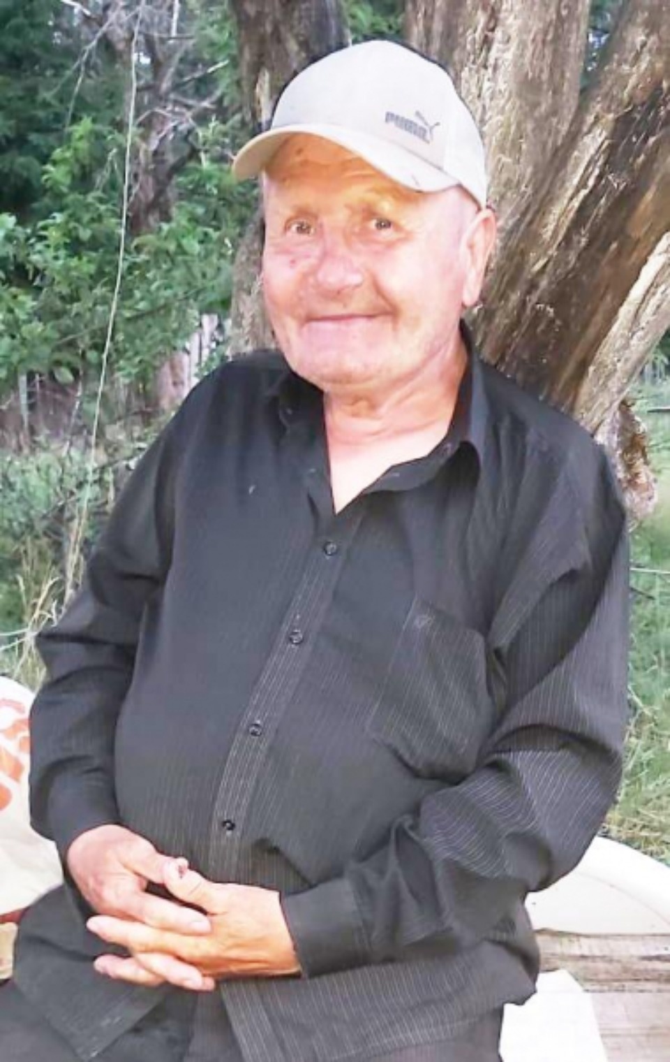 Ушедшего за ягодами пенсионера ищут в Псковском районе