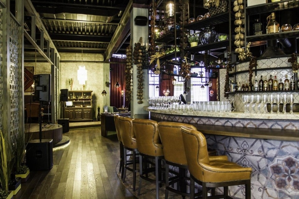 Работу кафе и ресторанов планируют разрешить в Псковской области 