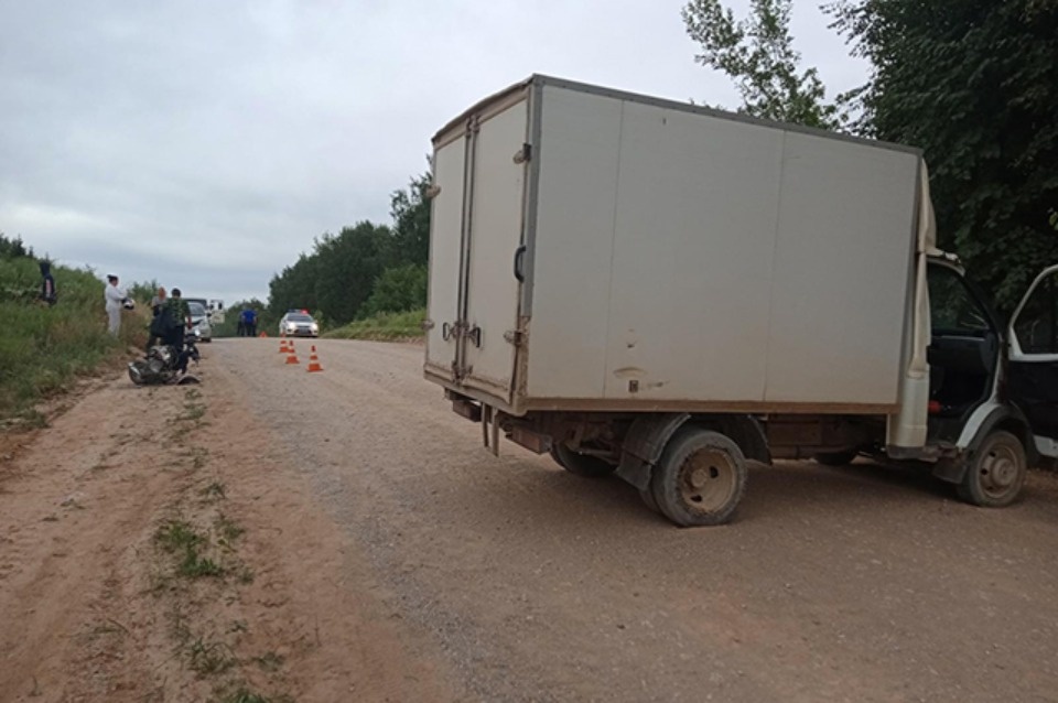 Две скутеристки из Мурманска пострадали в ДТП в Псковской области 