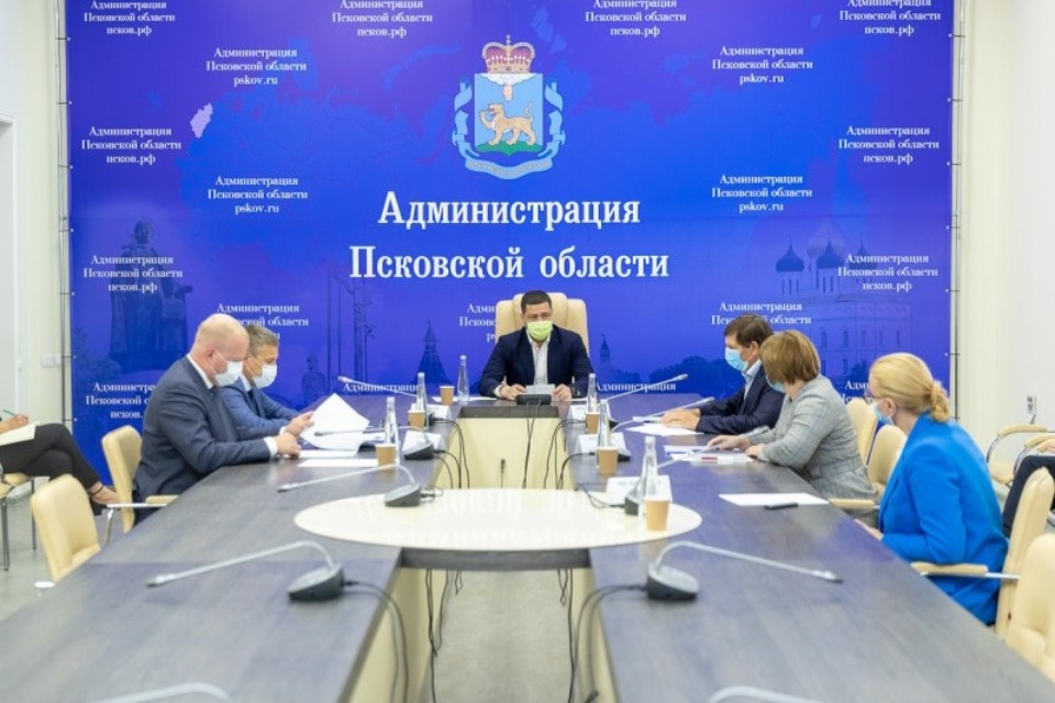 Максимально сохранить липы при реконструкции проспекта Ленина в Великих Луках поручил губернатор 