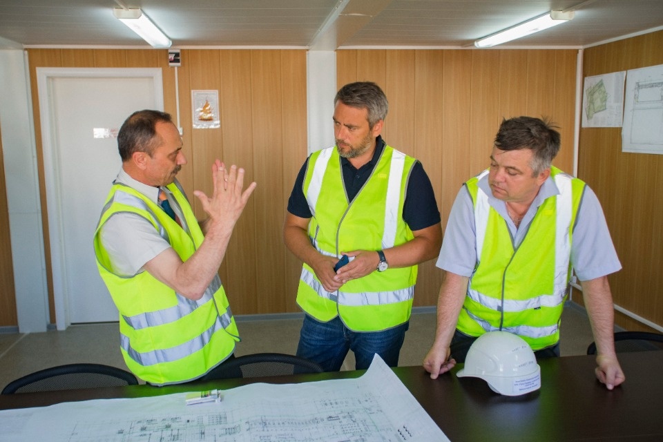 Виктор Остренко: Каждый технологический этап строительства завода «Титан-Полимер» должен быть максимально открыт для общественности