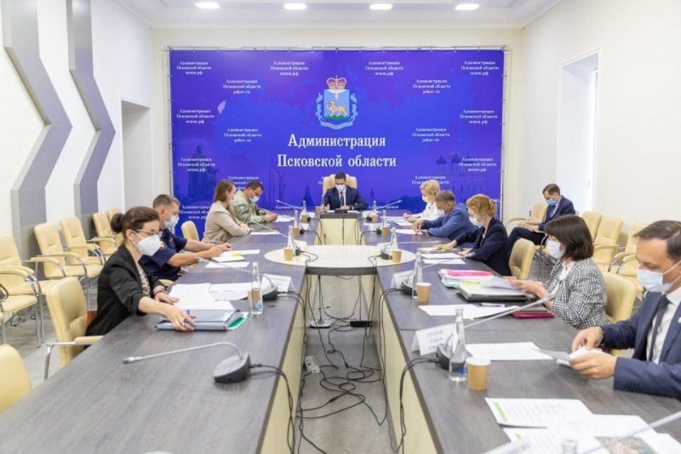 Корпус инфекционной больницы в Пскове готов на 33%, в Великих Луках — на 15%