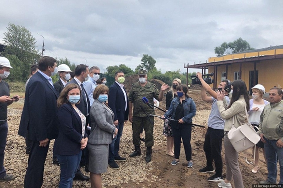 На 4 сентября назначена сдача корпуса инфекционной больницы в Великих Луках