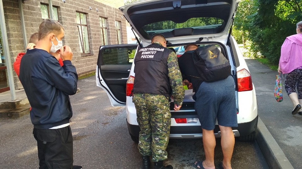 Начальник одного из подразделений псковской пожарной части отбирал у подчинённых премии