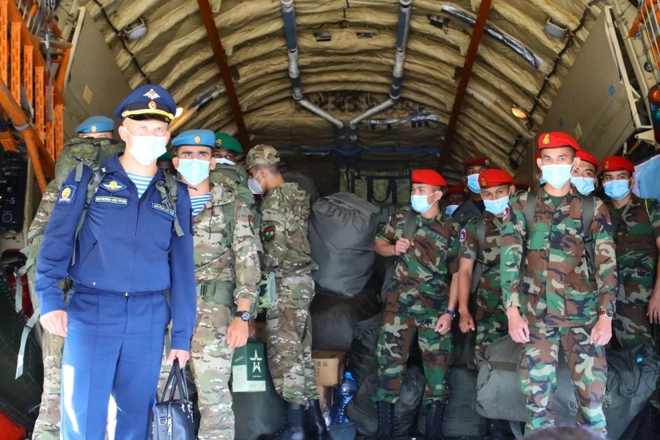 Команды семи стран прибыли на конкурс «Десантный взвод» в Псков