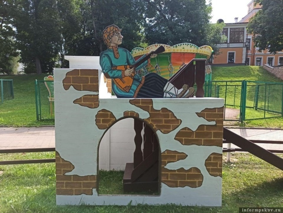 Площадку по сказке «По щучьему веленью» установили в Детском парке Пскова