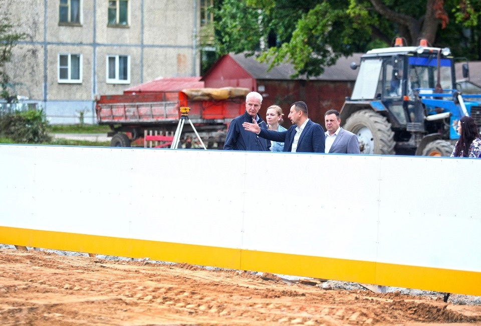 Земляные работы завершены на месте будущего ФОКОТа у лицея «Развитие» в Пскове