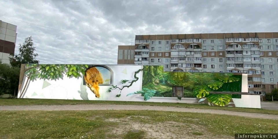 В выходные художники начнут расписывать стены техсооружений в Пскове