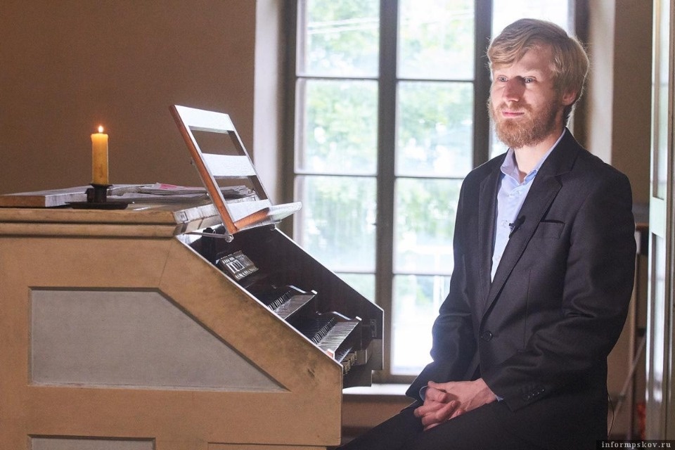 Мастера устранили «вопиющие» недостатки и перенастроили орган в Печорах