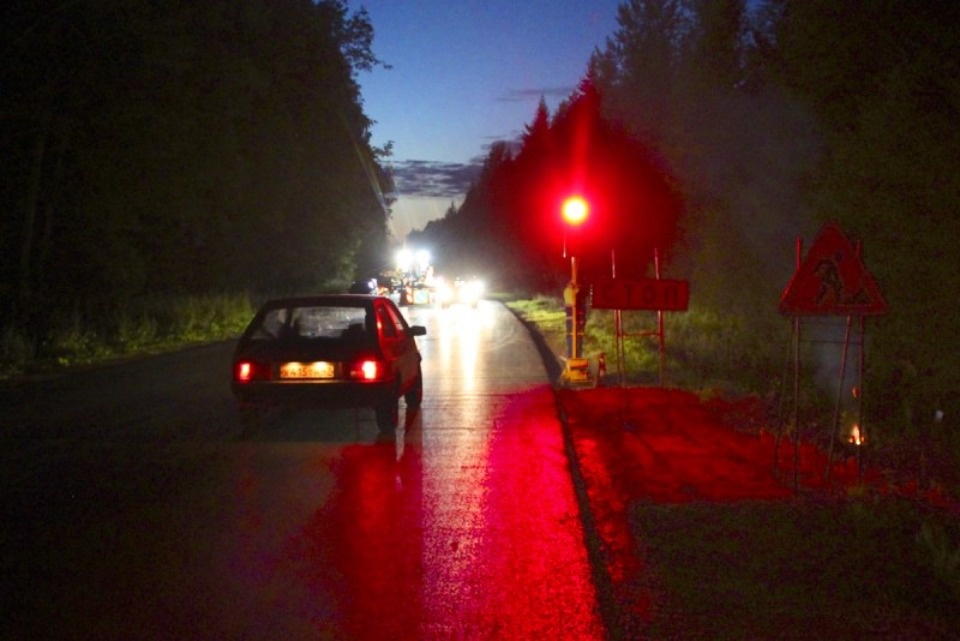 Ремонт дороги Псков — Гдов идёт в круглосуточном режиме