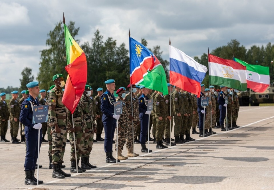«Десантный взвод» в Пскове открыл замкомандующего ВДВ Андрей Холзаков  