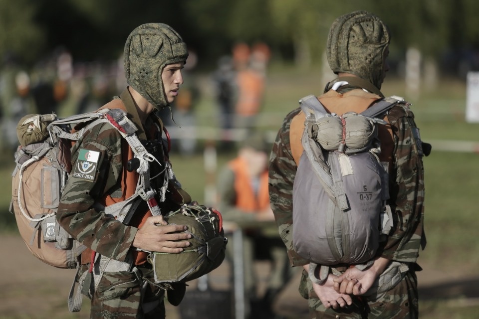 Первый пошёл!