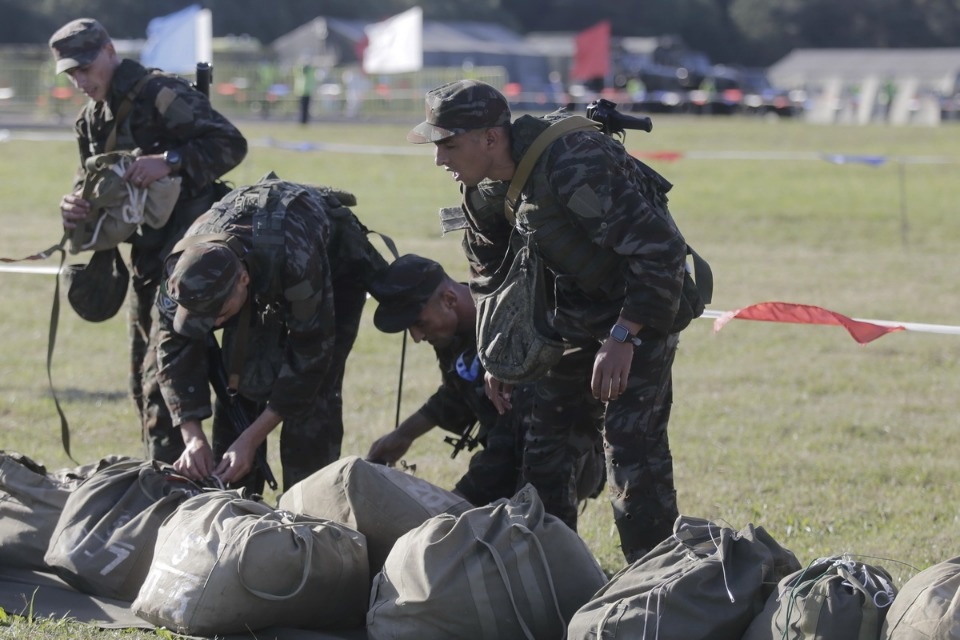 Первый пошёл!