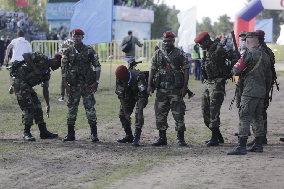 Первый пошёл!