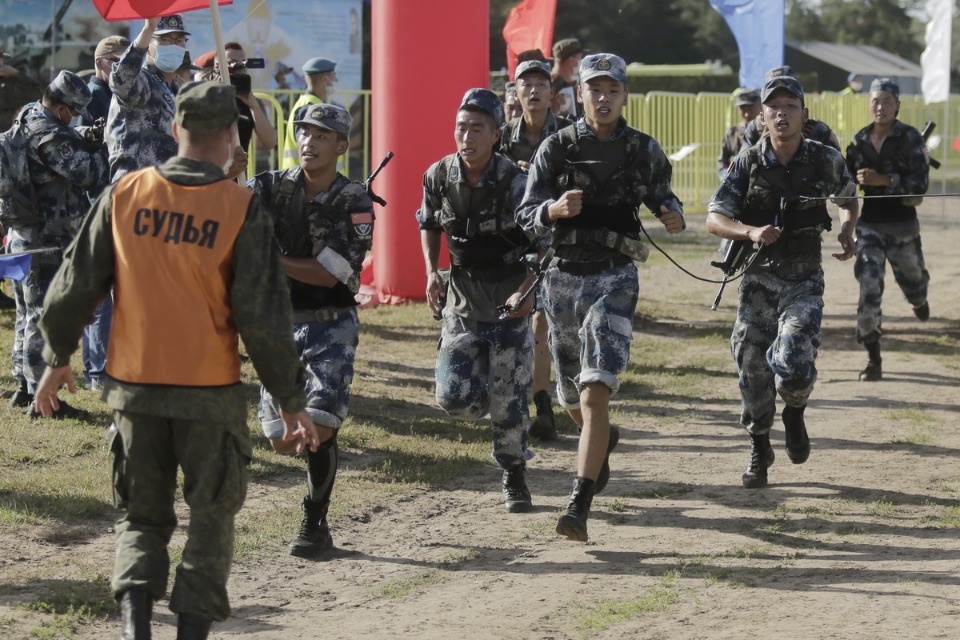 Первый пошёл!