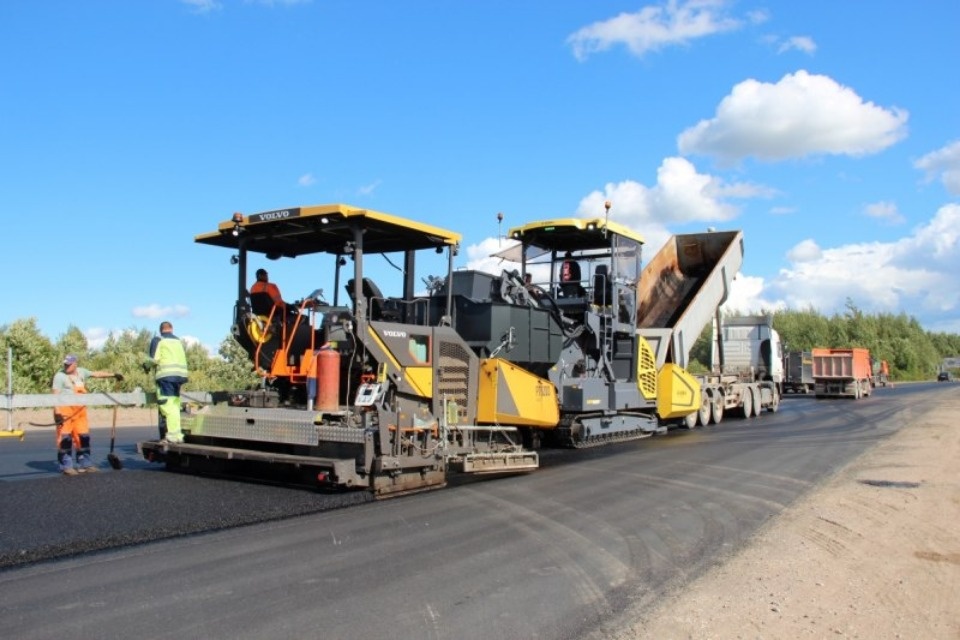 Новую технику используют при ремонте Северного обхода Новую технику используют при ремонте Северного обхода